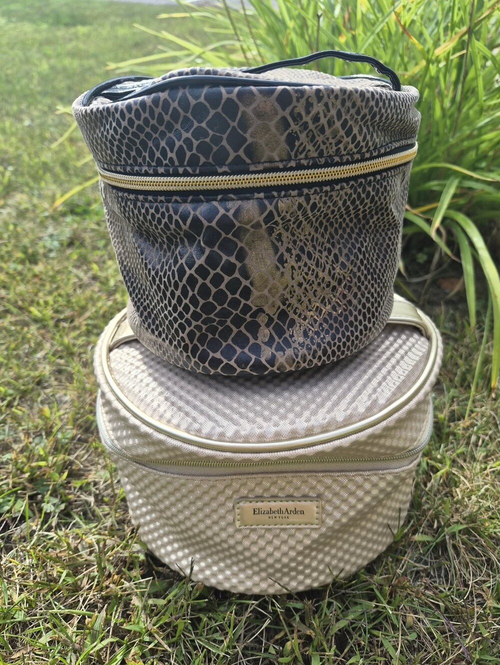 Elizabeth Arden Black and Gold Snake-Print Cosmetic Case Set